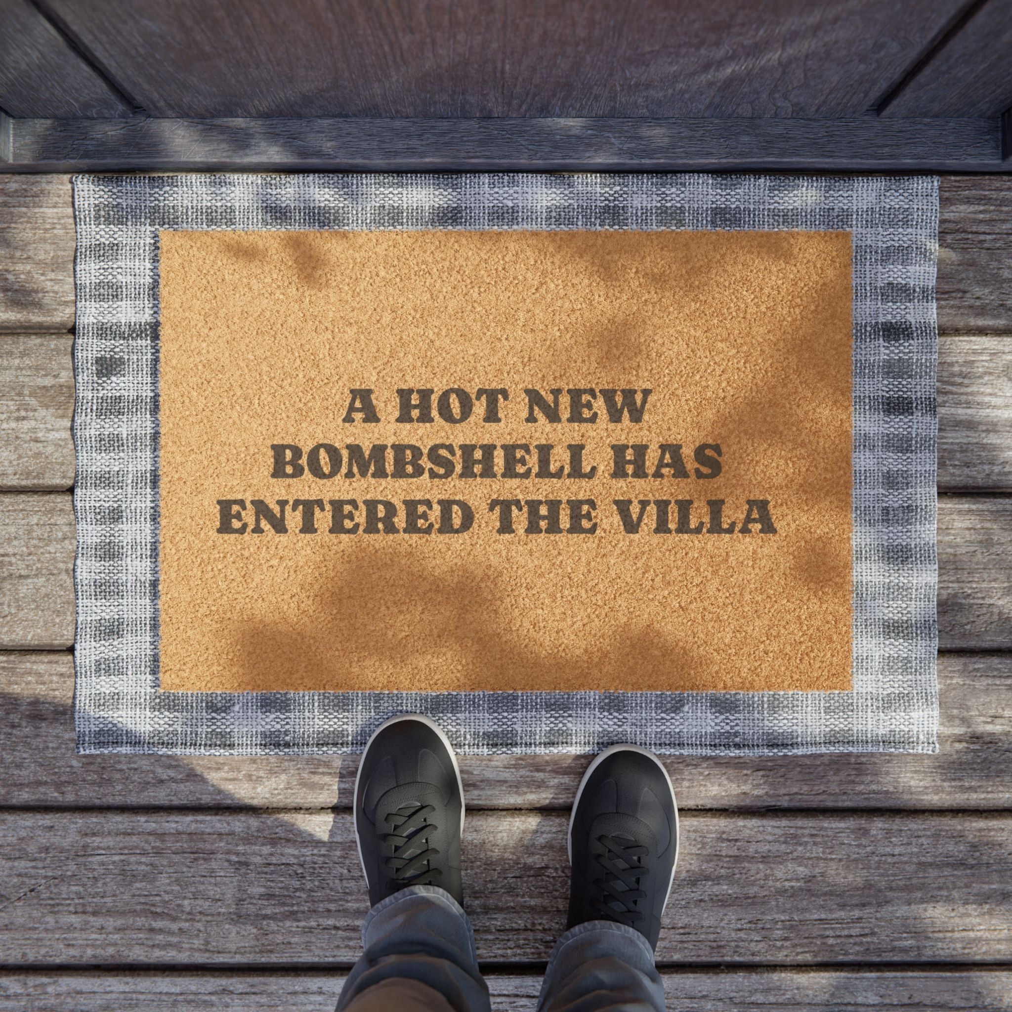 A Hot New Bombshell Has Entered The Villa Doormat | Love Island